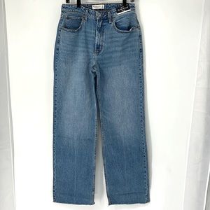 Abercrombie & Fitch NWT 90’s relaxed high rise jeans 30 long
